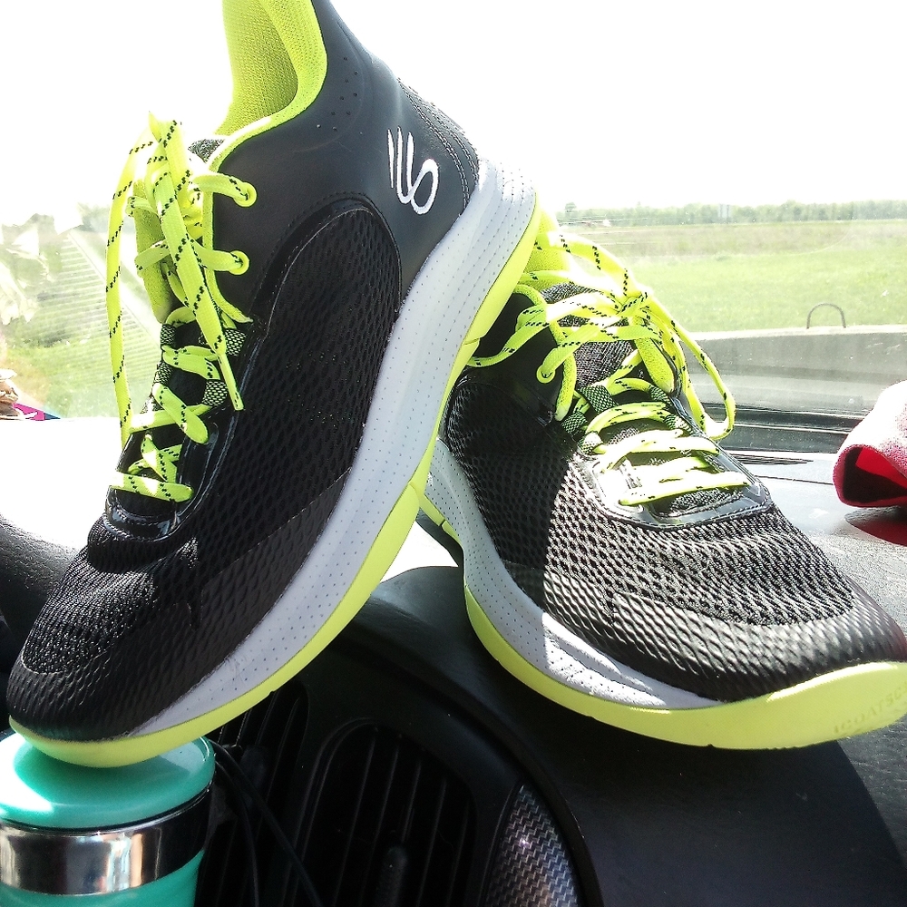 Under armour 62k Curry